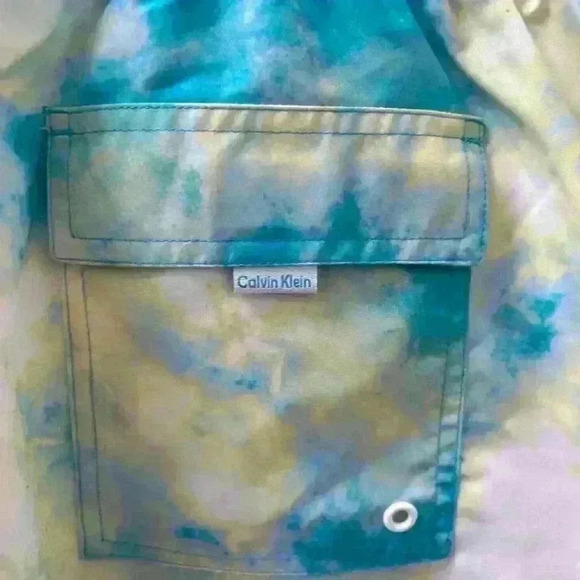 Men's Calvin Klein, extra large multicolored lined bathing suit. NWT - Picture 10 of 16